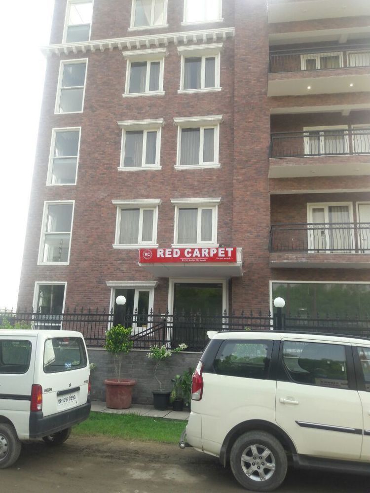 Red Carpet Hotels Нойда Экстерьер фото